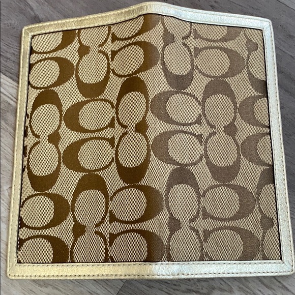 NWOT Coach Wallet - Picture 2 of 9